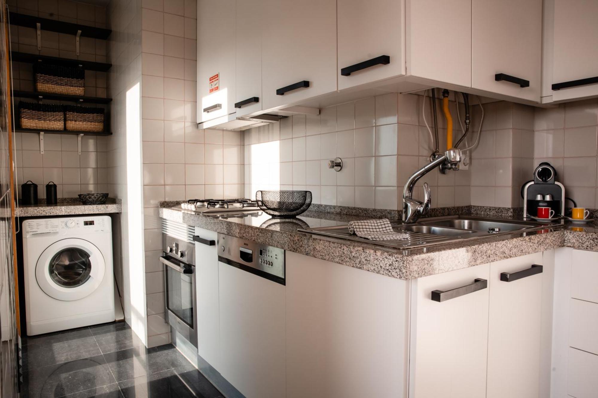 Premium Flat At Ajuda/Belem With Balcony, Parking! Lägenhet Lisboa Exteriör bild
